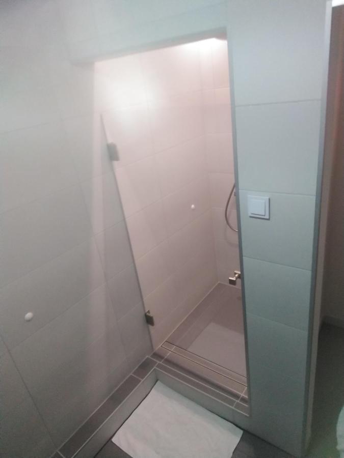 Apartament Zielona Wierzba Blisko Sky Tower Apartment Вроцлав Екстериор снимка